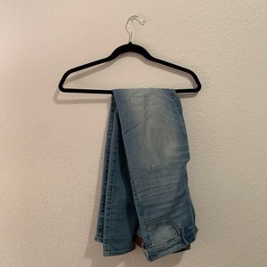 Hollister Jeans - Hollister Super Skinny High-Rise Jeans Hollister Jeans - Hollister Super Skinny High-Rise Jeans
